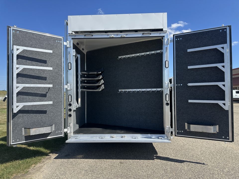 New 2027 Lakota 4H 19' LQ Infinity *Side Load* Horse Trailer