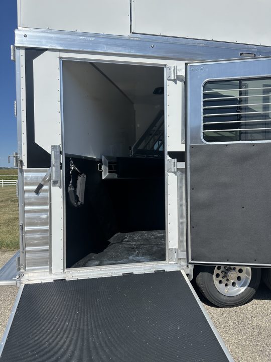 New 2027 Lakota 4H 19' LQ Infinity *Side Load* Horse Trailer