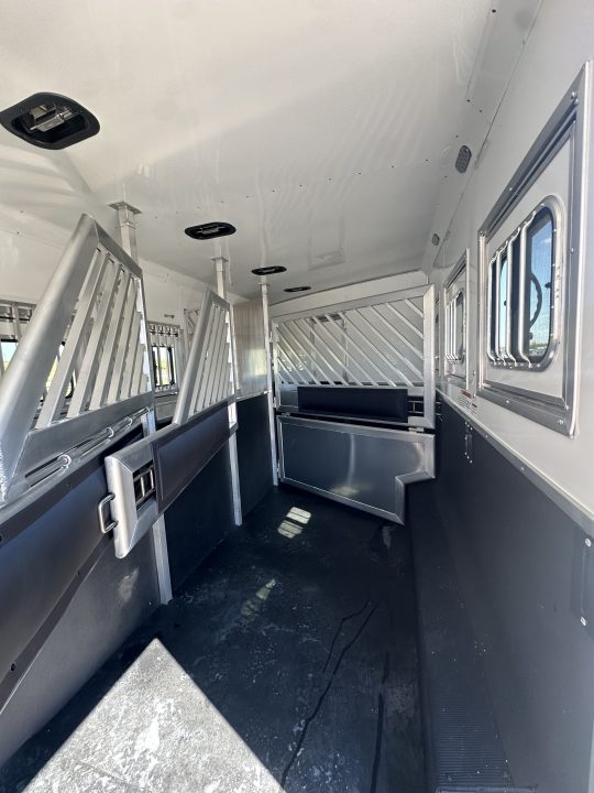 New 2027 Lakota 4H 19' LQ Infinity *Side Load* Horse Trailer