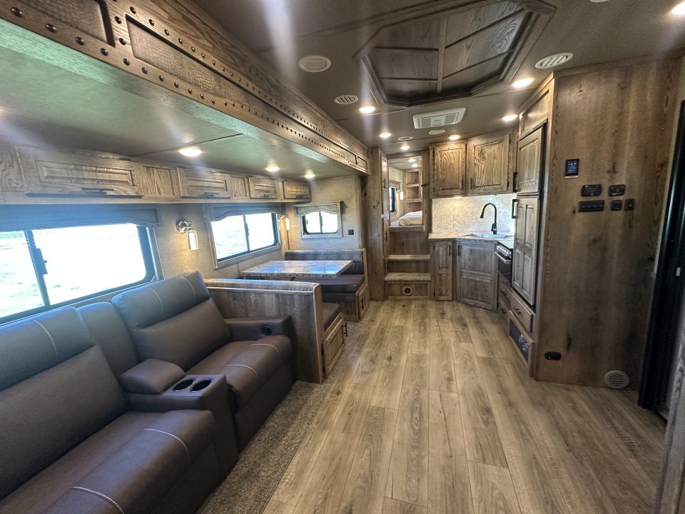 New 2027 Lakota 4H 19' LQ Infinity *Side Load* Horse Trailer