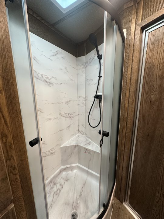 New 2027 Lakota 4H 19' LQ Infinity *Side Load* Horse Trailer