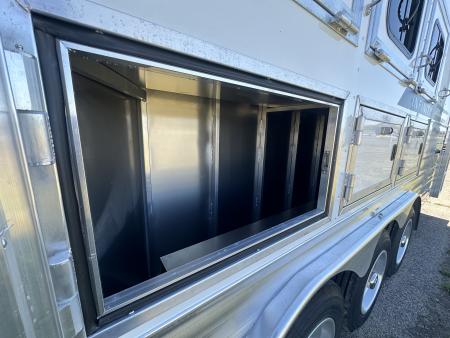 New 2027 Lakota 4H 19' LQ Infinity *Side Load* Horse Trailer