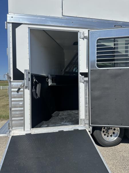 New 2027 Lakota 4H 19' LQ Infinity *Side Load* Horse Trailer