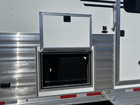 New 2027 Lakota 4H 19' LQ Infinity *Side Load* Horse Trailer