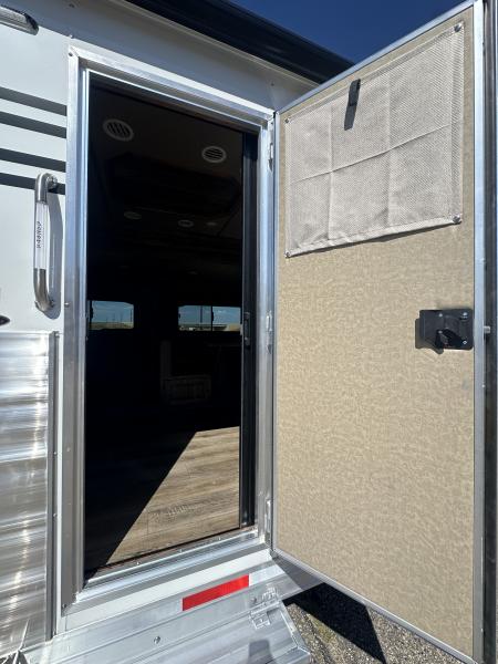 New 2027 Lakota 4H 19' LQ Infinity *Side Load* Horse Trailer