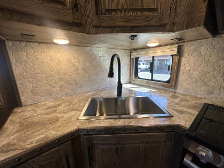 New 2027 Lakota 4H 19' LQ Infinity *Side Load* Horse Trailer