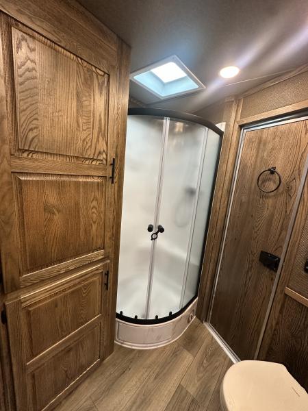 New 2027 Lakota 4H 19' LQ Infinity *Side Load* Horse Trailer