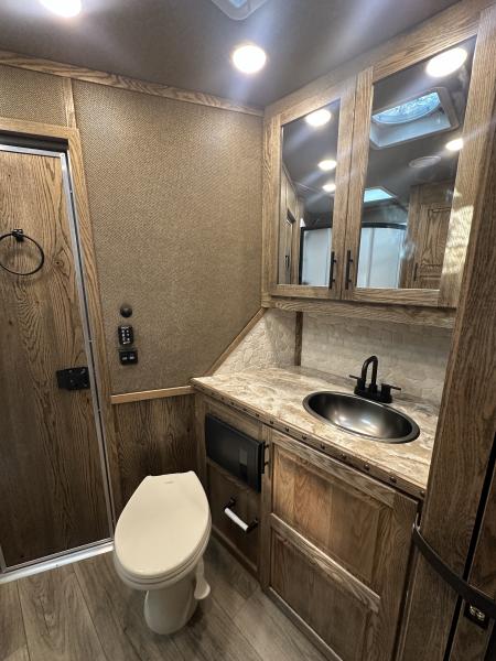New 2027 Lakota 4H 19' LQ Infinity *Side Load* Horse Trailer