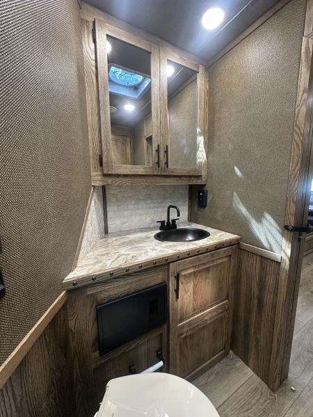 New 2027 Lakota 4H 19' LQ Infinity *Side Load* Horse Trailer