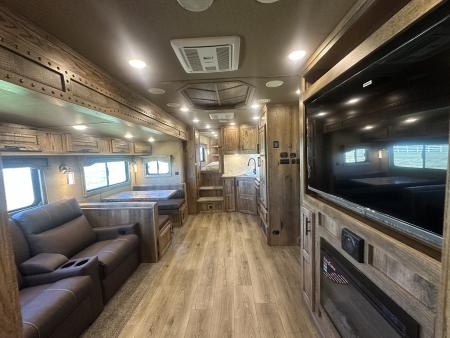 New 2027 Lakota 4H 19' LQ Infinity *Side Load* Horse Trailer
