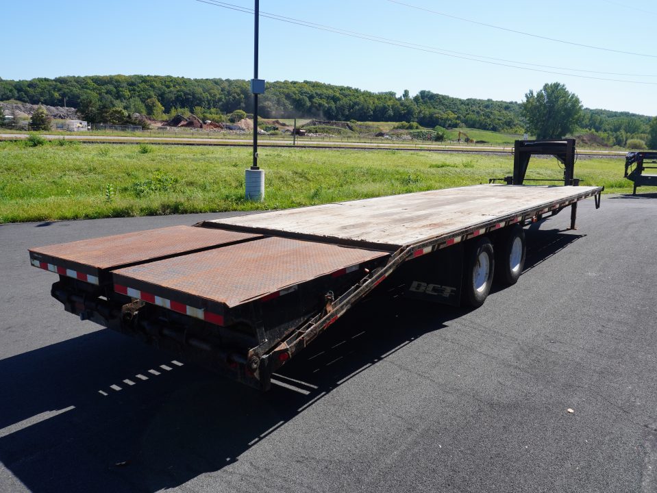 Used 2015 DCT Gooseneck Flatbed Trailer