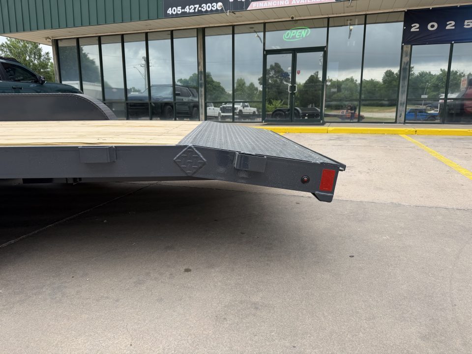 New #159246 2027 LAMAR CE 20 X 83 TANDEM AXLE 7K WOOD FLOOR CAR HAULER