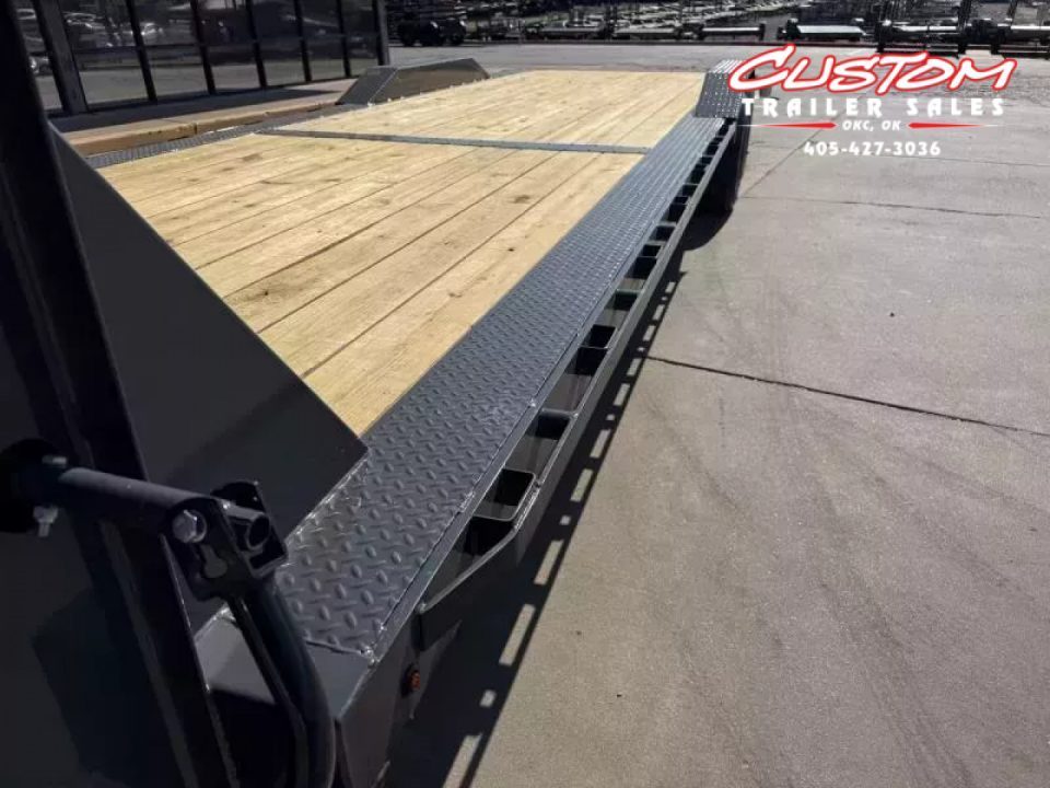 New #159520 2027 LAMAR H8 28 X 102 TANDEM AXLE 14K EQUIPMENT GOOSENECK W/ SLIDE IN RAMPS