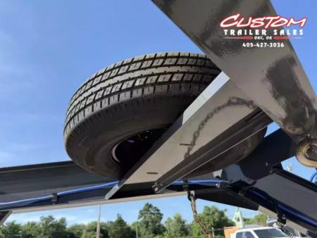 New #159520 2027 LAMAR H8 28 X 102 TANDEM AXLE 14K EQUIPMENT GOOSENECK W/ SLIDE IN RAMPS