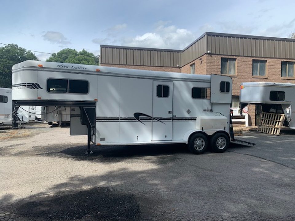 New 2006 Trailers USA 2h GN Horse Trailer