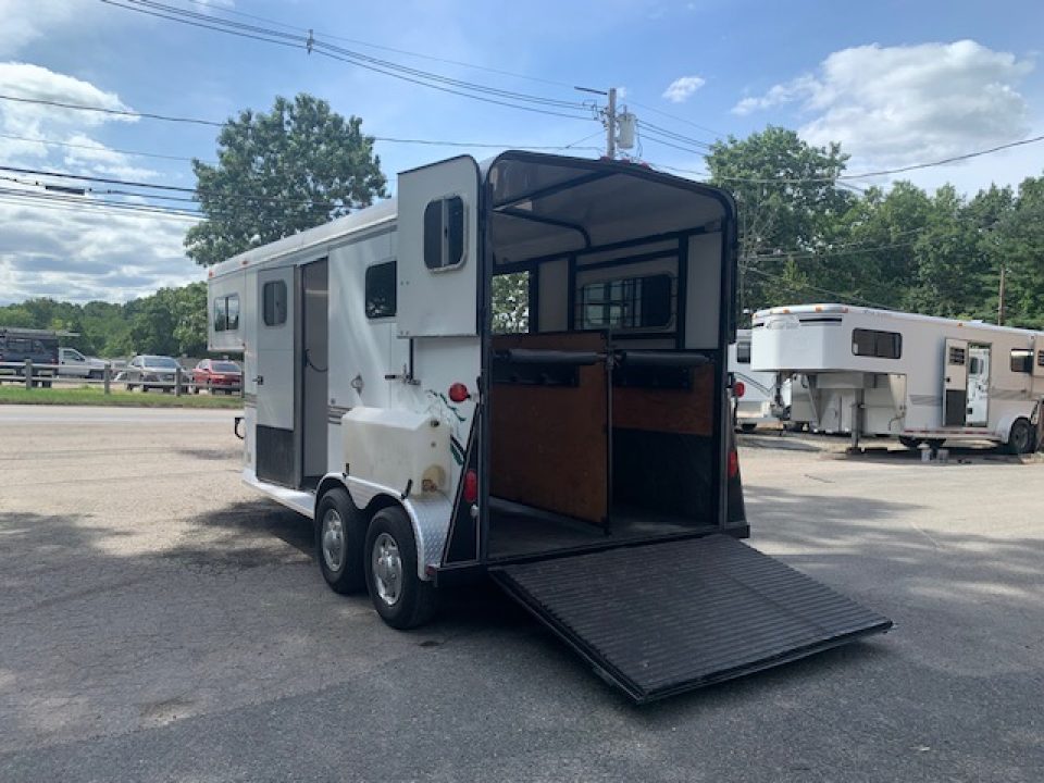 New 2006 Trailers USA 2h GN Horse Trailer
