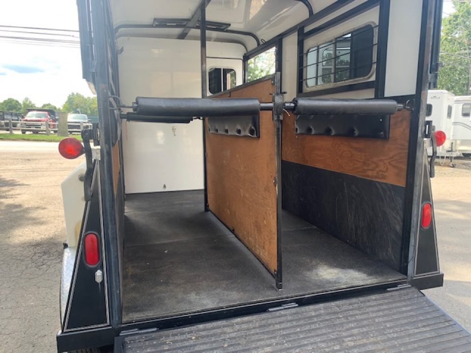 New 2006 Trailers USA 2h GN Horse Trailer
