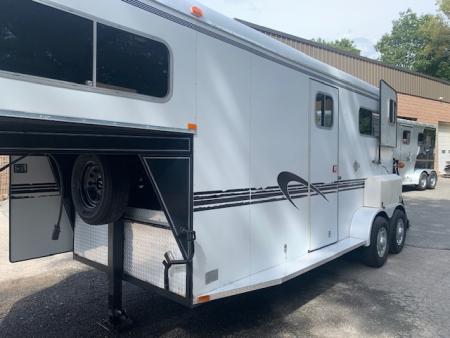 New 2006 Trailers USA 2h GN Horse Trailer