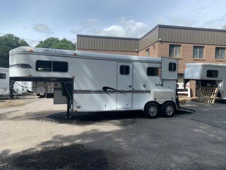 New 2006 Trailers USA 2h GN Horse Trailer