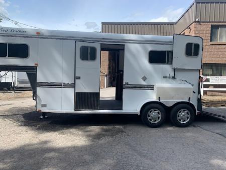 New 2006 Trailers USA 2h GN Horse Trailer
