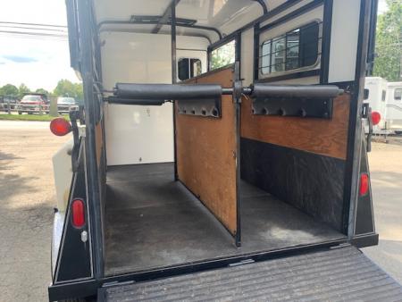 New 2006 Trailers USA 2h GN Horse Trailer