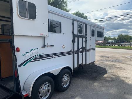 New 2006 Trailers USA 2h GN Horse Trailer