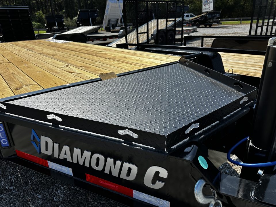 New 2027 Diamond C Trailers DEC210 Deckover Trailer