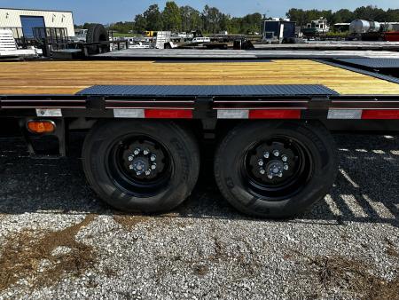 New 2027 Diamond C Trailers DEC210 Deckover Trailer