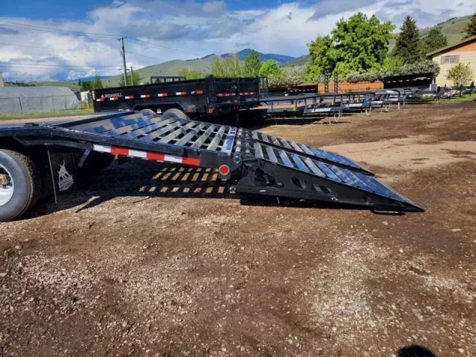 New 2027 Iron Bull 25' 26k Deckover Gooseneck Trailer