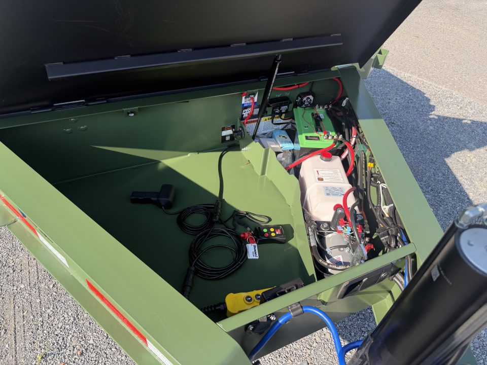 New 2027 Diamond C HXD210 Tilt Trailer PRO TILT , 12K POP UP WINCH ,POWER JACK AND BLACK ALUMATRAX FLOOR
