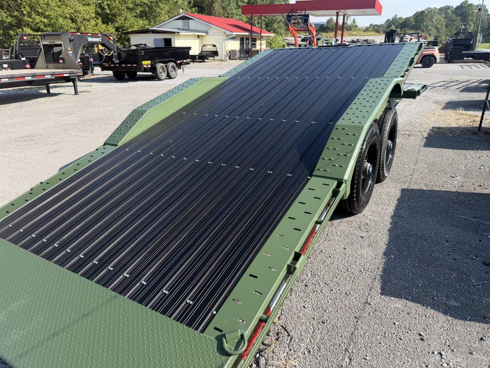 New 2027 Diamond C HXD210 Tilt Trailer PRO TILT , 12K POP UP WINCH ,POWER JACK AND BLACK ALUMATRAX FLOOR