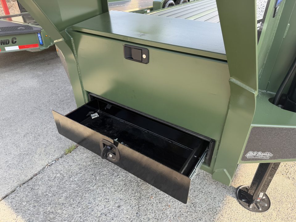 New 2027 Diamond C FMAX212 GOOSENECK TRAILER PACESETTER , GPS, HYDRO DOVE & JACKS , DISC BRAKES , *BLACK ANDONIZED FLOOR