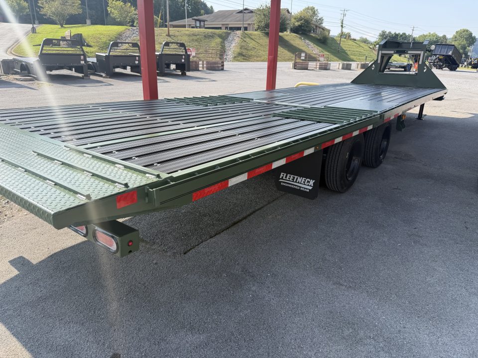 New 2027 Diamond C FMAX212 GOOSENECK TRAILER PACESETTER , GPS, HYDRO DOVE & JACKS , DISC BRAKES , *BLACK ANDONIZED FLOOR