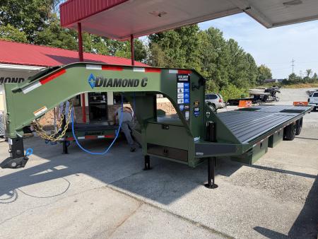 New 2027 Diamond C FMAX212 GOOSENECK TRAILER PACESETTER , GPS, HYDRO DOVE & JACKS , DISC BRAKES , *BLACK ANDONIZED FLOOR