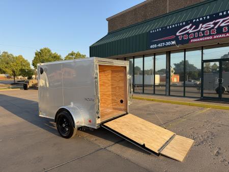 New #056604 2027 FOREST RIVER SA 5 X 8 SINGLE AXLE 3K ENCLOSED W/ REAR RAMP DOOR