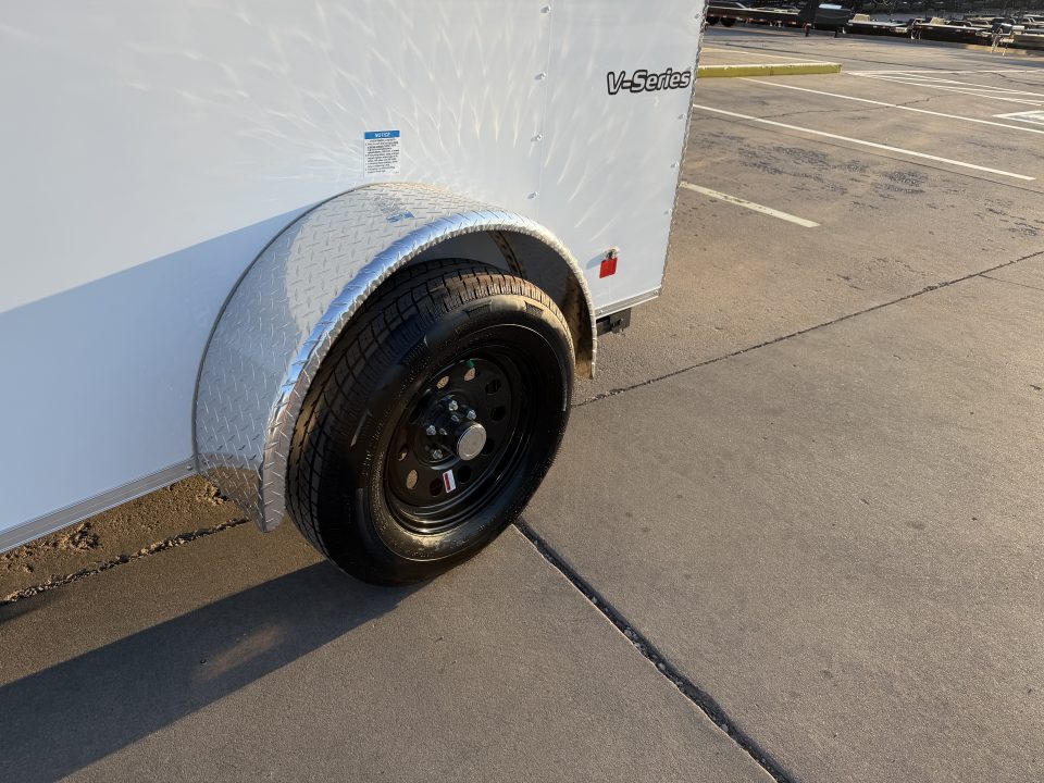 New #056883 2027 FOREST RIVER SA 5 X 10 SINGLE AXLE 3K ENCLOSED W/ REAR RAMP DOOR