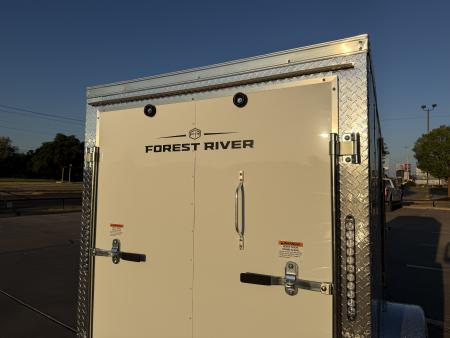New #056883 2027 FOREST RIVER SA 5 X 10 SINGLE AXLE 3K ENCLOSED W/ REAR RAMP DOOR