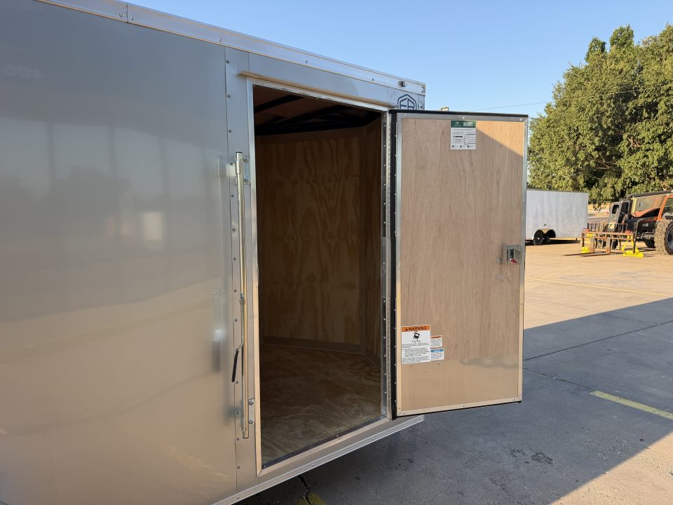 New #098146 2027 FOREST RIVER SA 6 X 12 SINGLE AXLE 3K ENCLOSED W/ REAR RAMP DOOR