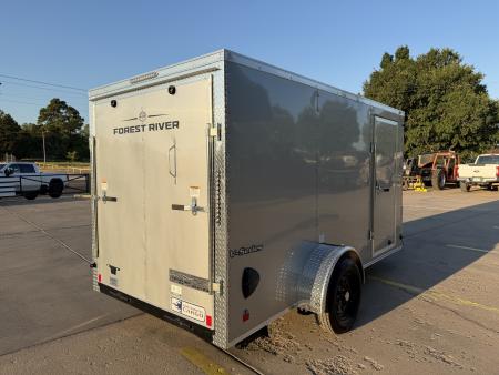 New #098146 2027 FOREST RIVER SA 6 X 12 SINGLE AXLE 3K ENCLOSED W/ REAR RAMP DOOR