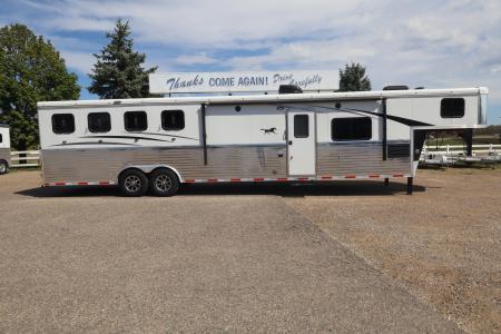 Used 2018 Bison Trailers 4HR LQ Horse Trailer