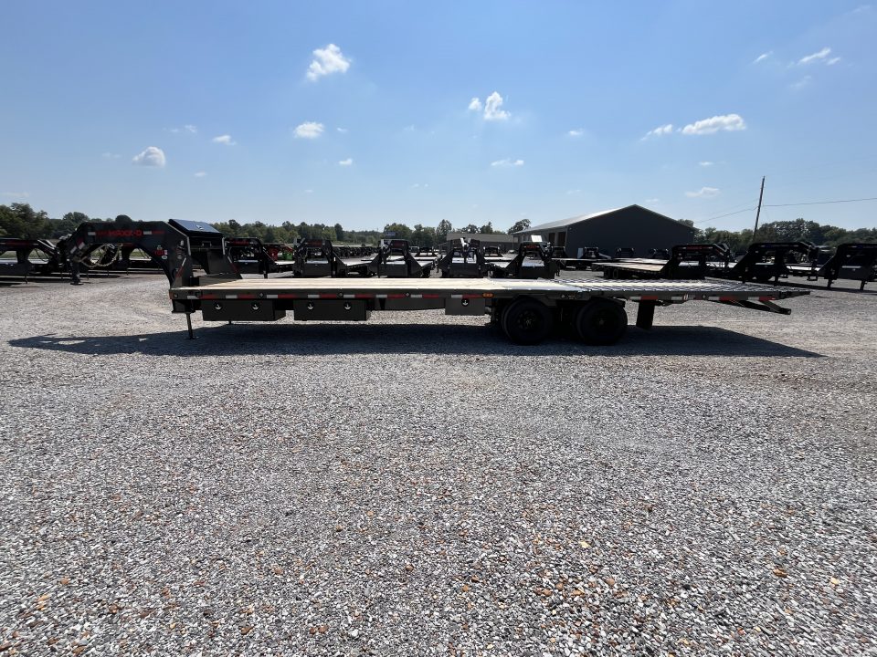 New 2027 MAXXD Hydraulic Dovetail Gooseneck Trailer | 34' x 102' 30K GVWR