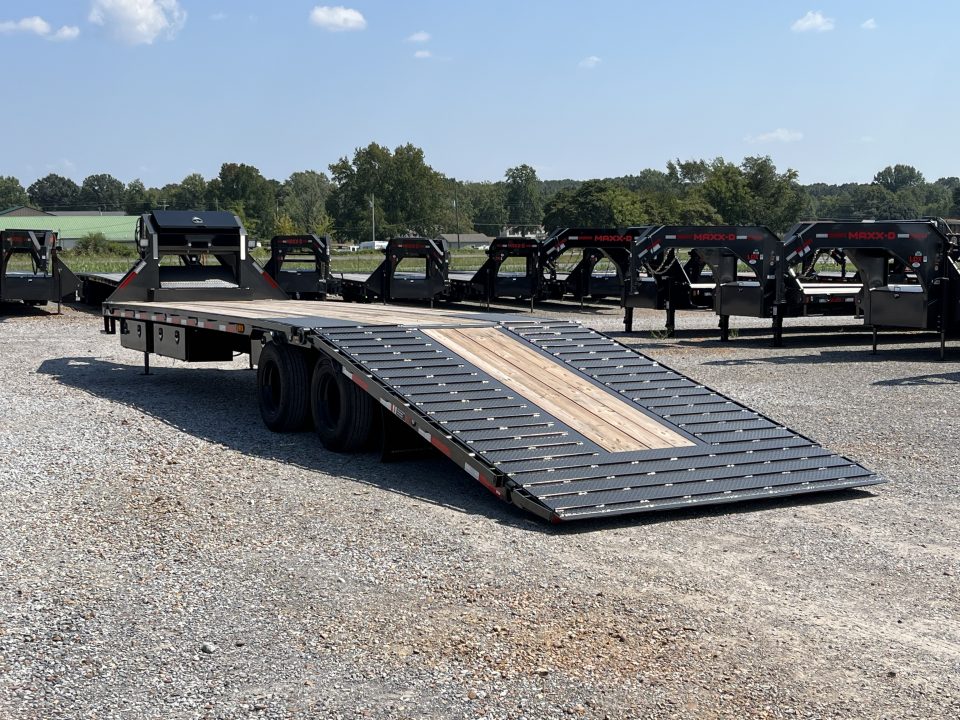 New 2027 MAXXD Hydraulic Dovetail Gooseneck Trailer | 34' x 102' 30K GVWR
