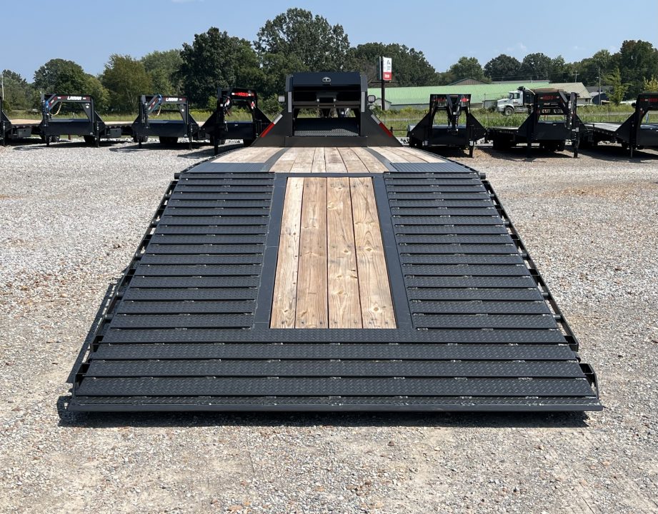 New 2027 MAXXD Hydraulic Dovetail Gooseneck Trailer | 34' x 102' 30K GVWR