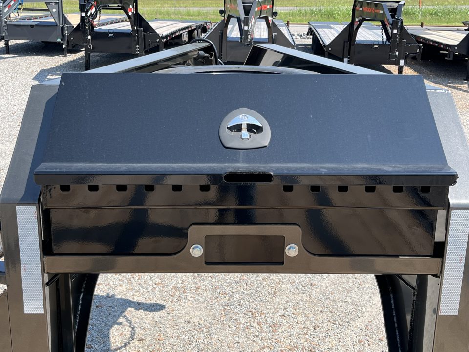 New 2027 MAXXD Hydraulic Dovetail Gooseneck Trailer | 34' x 102' 30K GVWR
