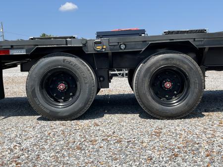 New 2027 MAXXD Hydraulic Dovetail Gooseneck Trailer | 34' x 102' 30K GVWR