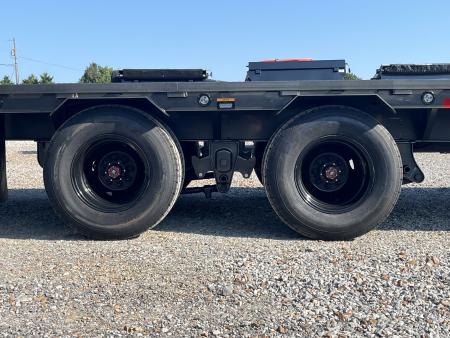 New 2027 MAXXD Gooseneck Flatbed Trailer | 102" x 32' 25.9K GVWR