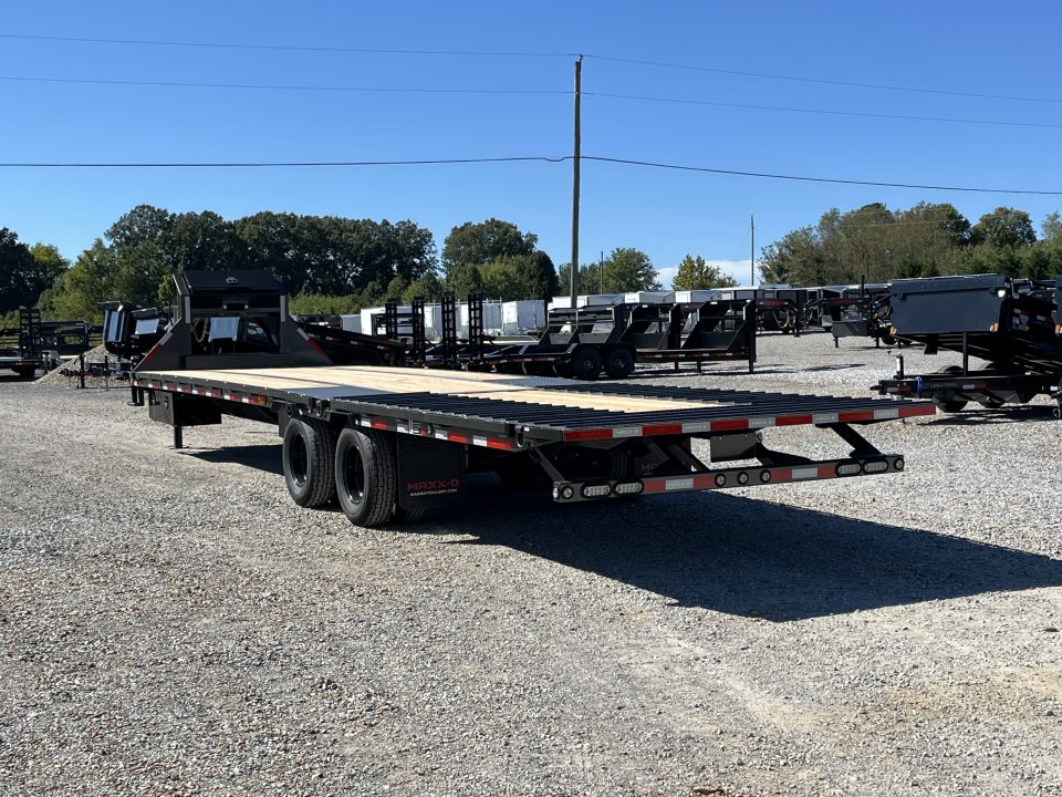 New 2027 MAXXD Hydraulic Dovetail Gooseneck Trailer | 34' x 102' 25.9K GVWR