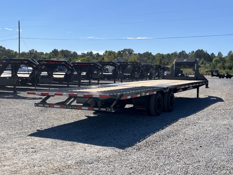 New 2027 MAXXD Hydraulic Dovetail Gooseneck Trailer | 34' x 102' 25.9K GVWR