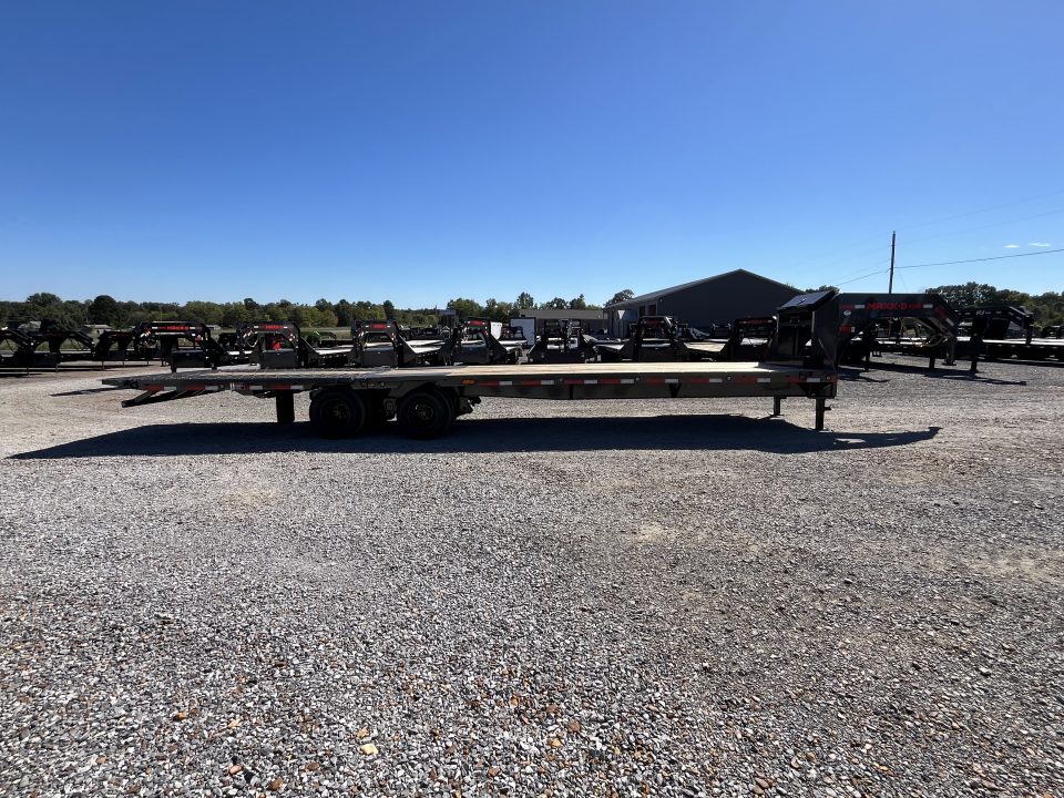 New 2027 MAXXD Hydraulic Dovetail Gooseneck Trailer | 34' x 102' 25.9K GVWR
