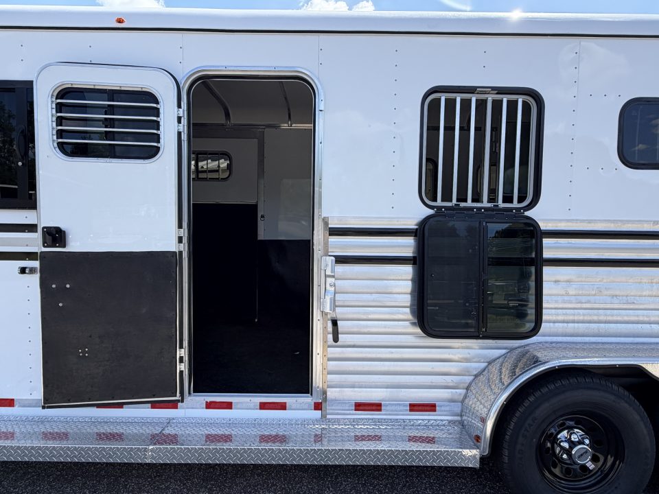 New 2027 Gore Trailers GN 2+1 w/DR and Side Ramp Horse Trailer